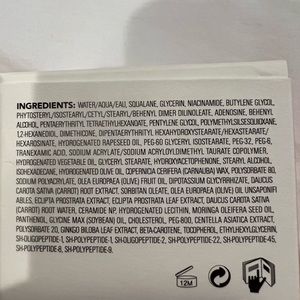carrot + niacinamide
MOISTURIZING CREAM
50 ml/1.61 Fl. Oz. *BRAND NEW IN BOX*